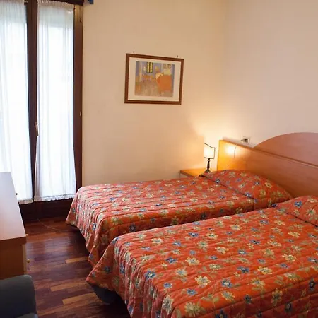 Giada Palace - 2* 루카